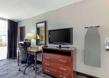 Quality Inn Downtown Stuart hotel thumbnail 8