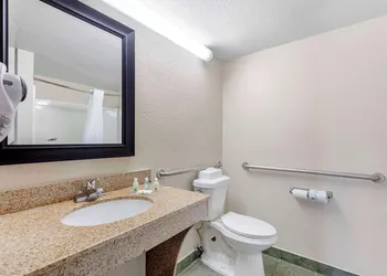 Quality Inn Downtown Stuart hotel thumbnail 7