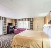 Travelodge by Wyndham South Burlington hotel detail image 5