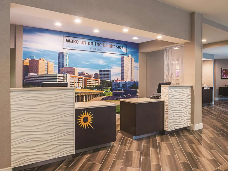 La Quinta Inn & Suites by Wyndham Fort Worth City View hotel detail image 6