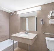Days Inn by Wyndham Elmsford / White Plains hotel detail image 4