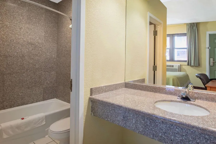 Days Inn by Wyndham Elmsford / White Plains hotel detail image 6