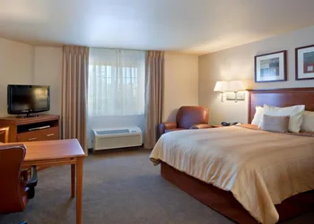 Candlewood Suites Lakewood hotel thumbnail 5