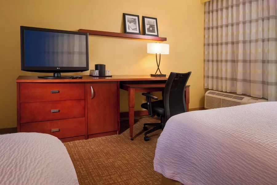 Courtyard by Marriott Richmond West hotel detail image 6
