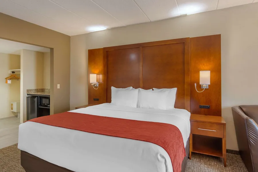 Comfort Suites South Park hotel detail image 6