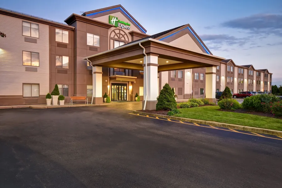 Holiday Inn Express Newport North - Middletown by IHG hotel detail image 2