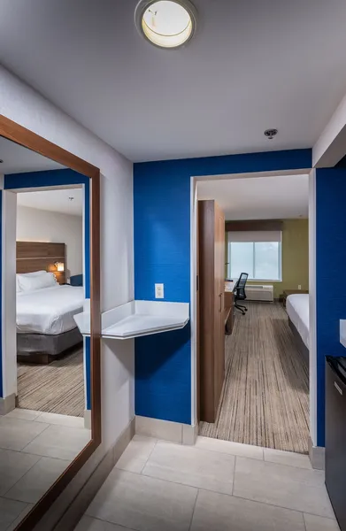 Holiday Inn Express Newport North - Middletown by IHG hotel detail image 6
