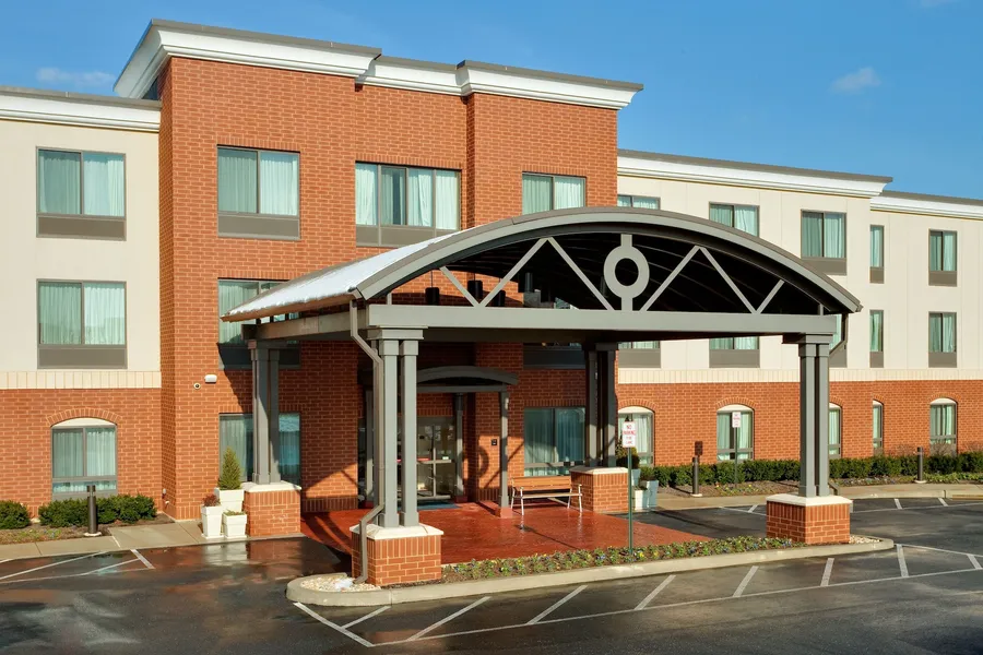 Holiday Inn Express & Suites Bethlehem Arpt-Allentown Area hotel detail image 2