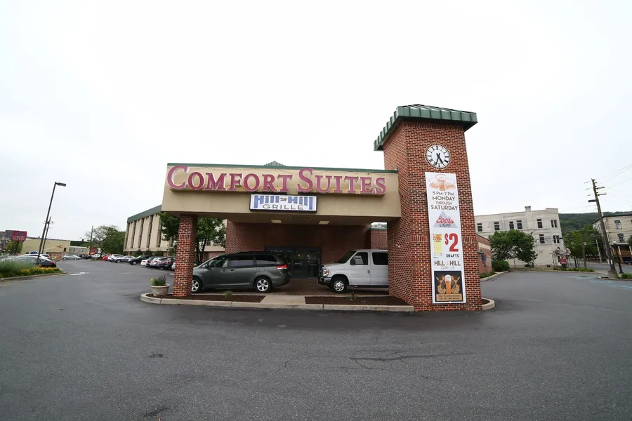 Comfort Suites Bethlehem Near Lehigh University and LVI Airport hotel detail image 2