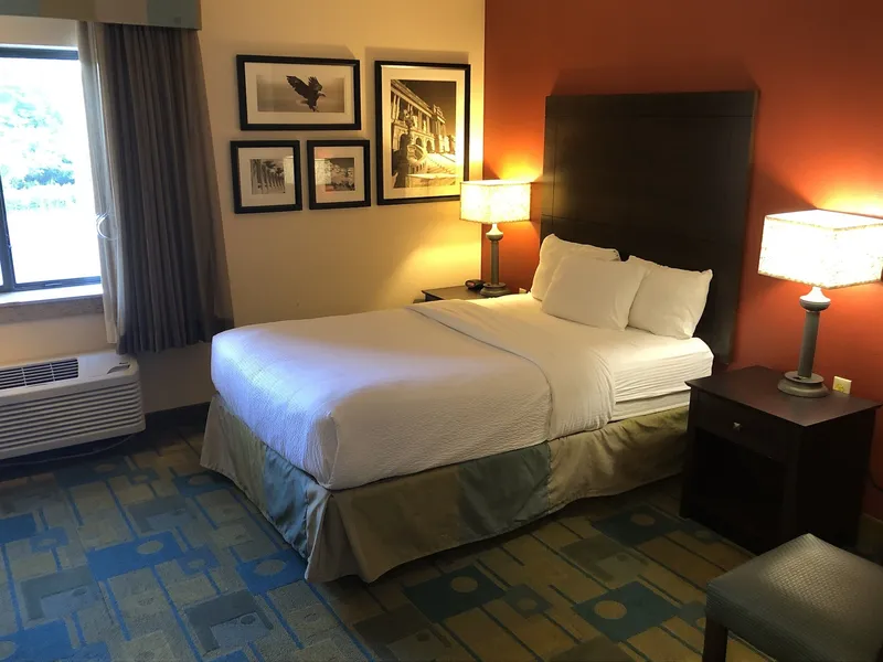 La Quinta Inn & Suites by Wyndham Plattsburgh hotel detail image 6