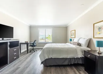 Alta Hotel hotel thumbnail 5