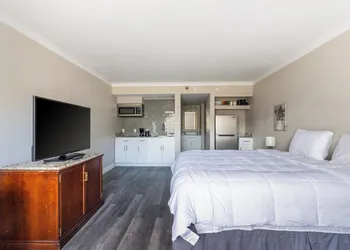 Alta Hotel hotel thumbnail 7