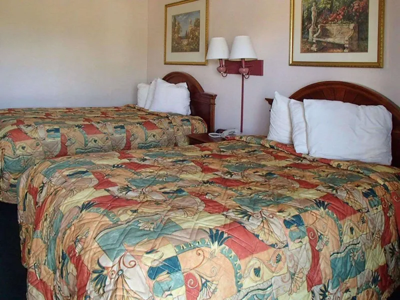 Rodeway Inn Leesburg Chain of Lakes hotel detail image 2