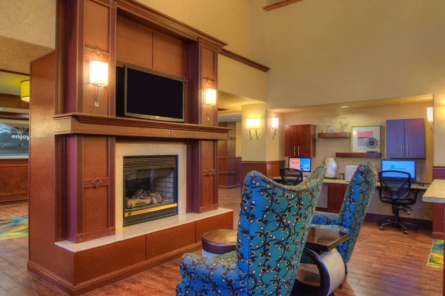 Hampton Inn & Suites Ontario hotel detail image 6