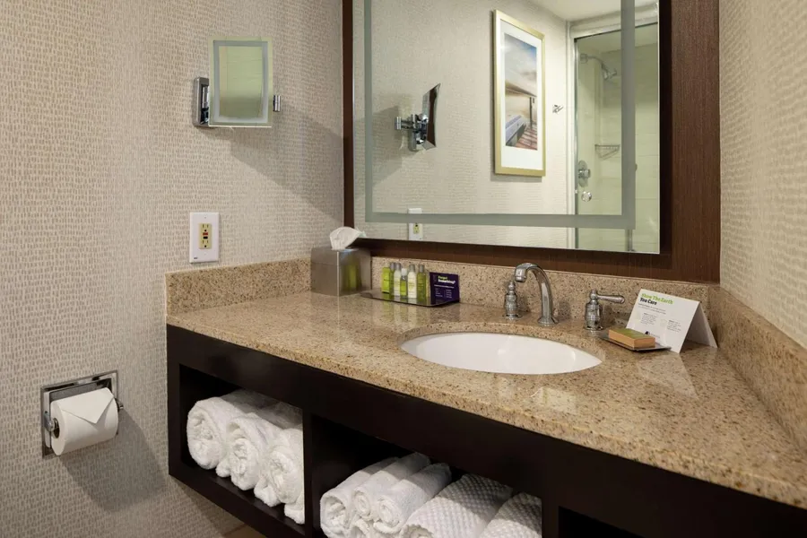 DoubleTree by Hilton Hotel Portland hotel detail image 6