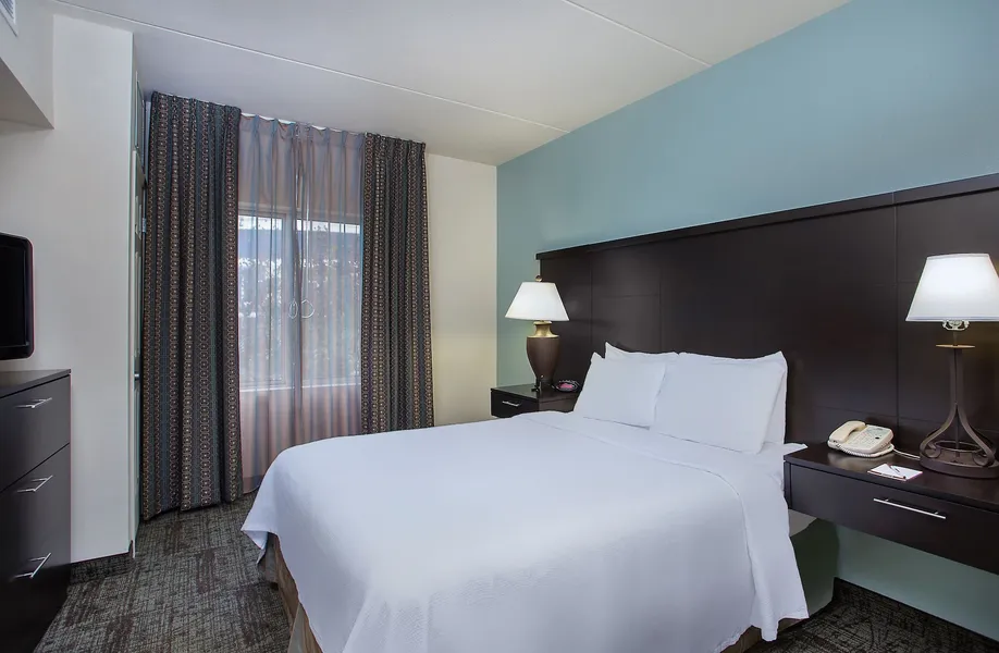 Staybridge Suites Chattanooga Downtown - Convention Center by IHG hotel detail image 6