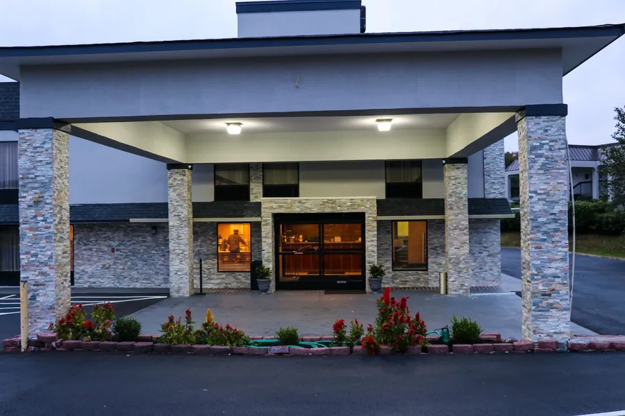 Quality Inn Cleveland North hotel detail image 2