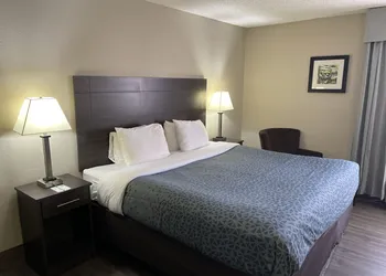 Suburban Studios Columbia Northwest hotel thumbnail 8