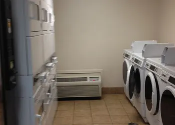 InTown Suites Extended Stay Baton Rouge hotel thumbnail 3