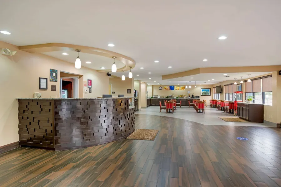 Comfort Suites Fultondale I-65 near I-22 hotel detail image 6