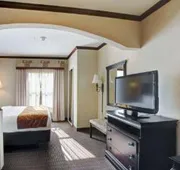 Comfort Suites University Drive hotel detail image 4