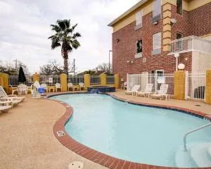 Comfort Suites University Drive hotel detail image 6