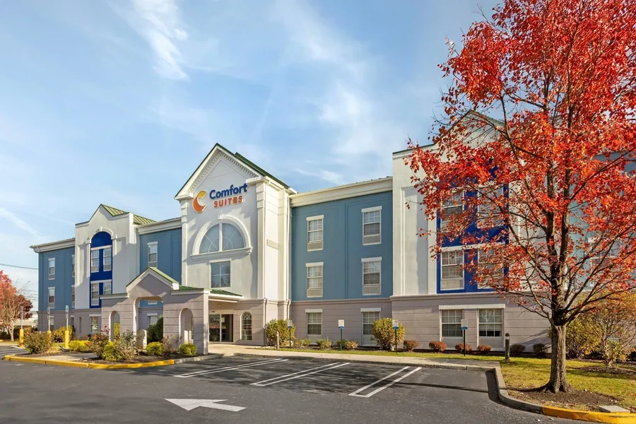 Comfort Suites East Brunswick - South River hotel detail image 2