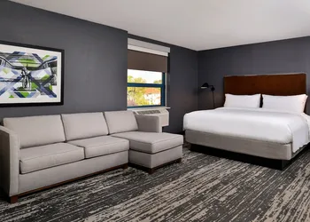 Four Points by Sheraton Omaha Midtown hotel thumbnail 4