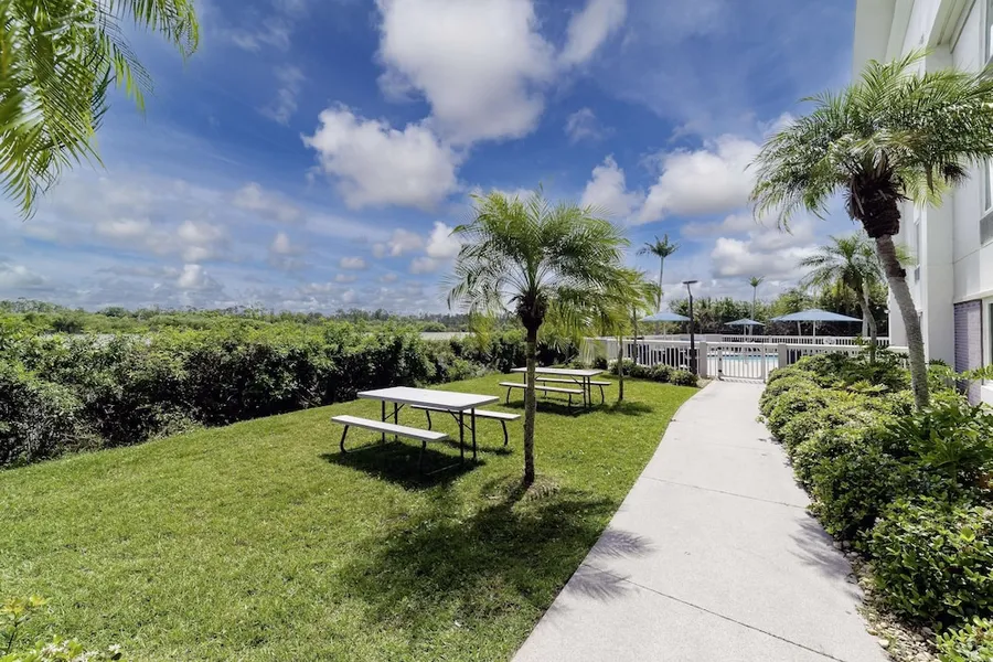 Holiday Inn Express Hotel & Suites Port Charlotte By IHG hotel detail image 2