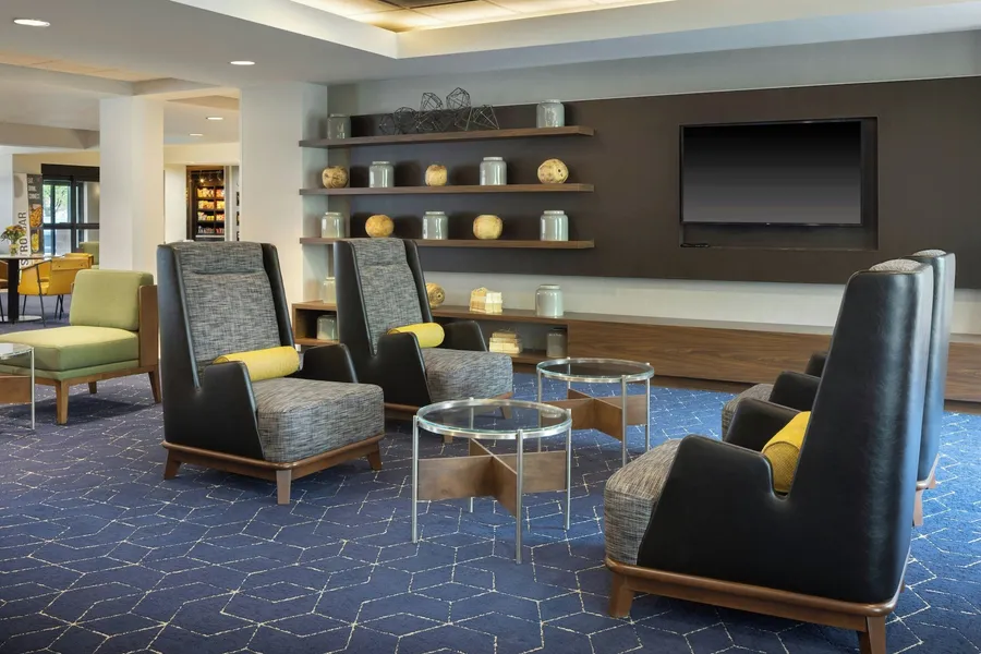 Courtyard by Marriott Traverse City hotel detail image 6
