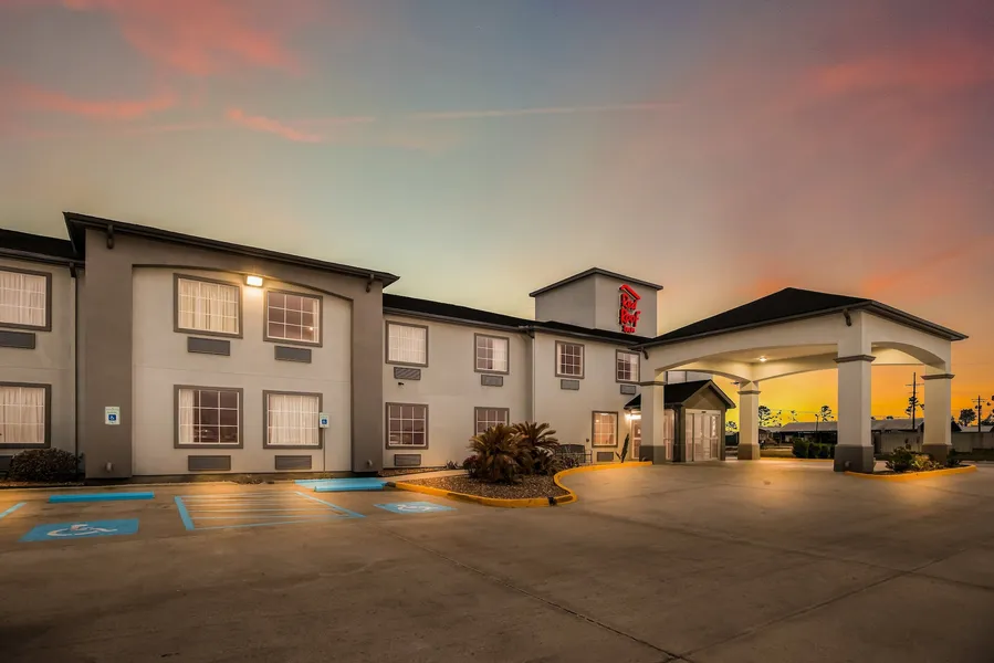 Red Roof Inn & Suites Lake Charles hotel detail image 2