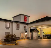 Red Roof Inn & Suites Lake Charles hotel detail image 3