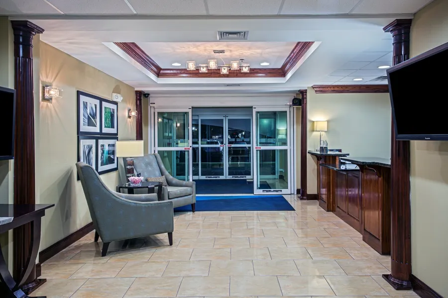 Holiday Inn Express & Suites Richmond by IHG hotel detail image 6