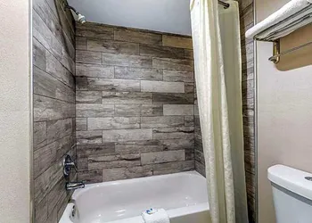 Rodeway Inn hotel thumbnail 7