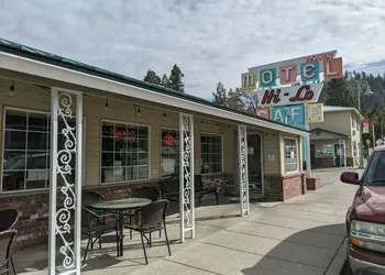 Hi-Lo Motel, Cafe and RV Park Mount Shasta Area hotel thumbnail 3