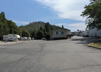 Hi-Lo Motel, Cafe and RV Park Mount Shasta Area hotel thumbnail 6