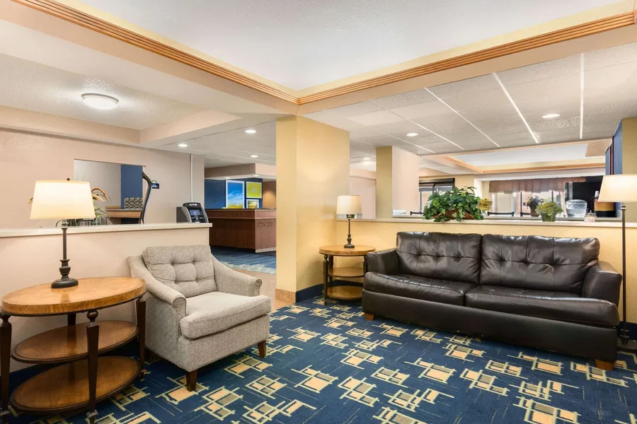 Days Inn by Wyndham Fargo/West Acres hotel detail image 2