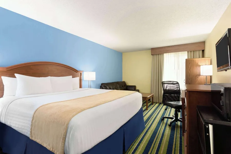 Days Inn by Wyndham Fargo/West Acres hotel detail image 6