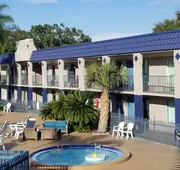 Clarion Inn & Suites Central Clearwater Beach hotel detail image 3