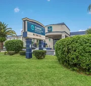 Clarion Inn & Suites Central Clearwater Beach hotel detail image 7