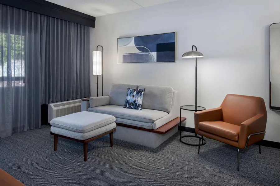 Courtyard by Marriott Norwalk hotel detail image 6