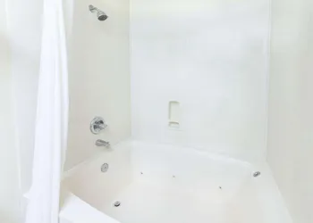 Super 8 Tulsa Downtown East hotel thumbnail 5
