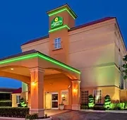 La Quinta Inn & Suites by Wyndham Tulsa Central hotel detail image 3