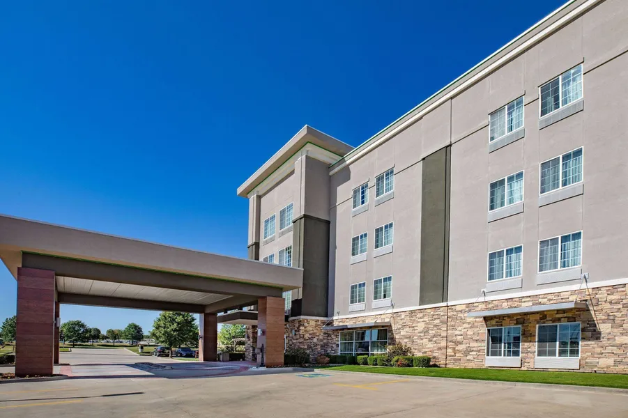 La Quinta Inn & Suites by Wyndham Tulsa - Catoosa Route 66 hotel detail image 2