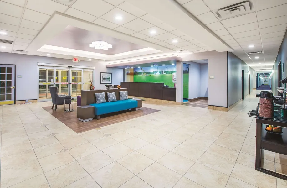 La Quinta Inn & Suites by Wyndham Tulsa Airpt / Expo Square hotel detail image 6