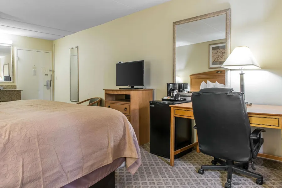 Quality Inn & Suites Fairview - Erie hotel detail image 6