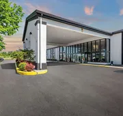 Days Inn by Wyndham Erie hotel detail image 3