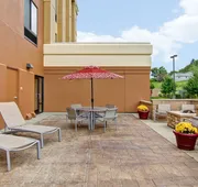 Springhill Suites by Marriott Erie hotel detail image 4