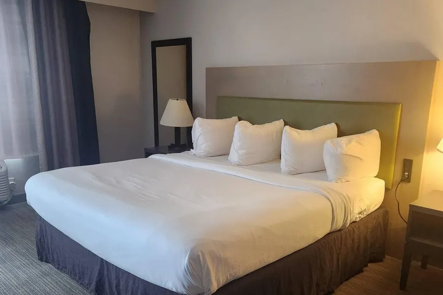 Country Inn & Suites by Radisson Erie hotel detail image 6