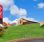 Red Roof Inn Madison, WI hotel detail image 3